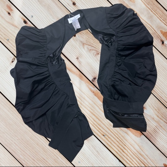 NWT Urban Revivo size 6 black puff sleeve crop jacket bolero blazer - Picture 2 of 8